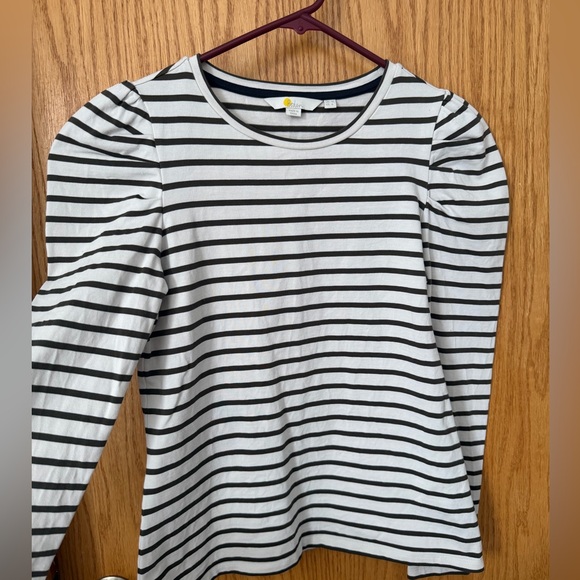 Boden Tops - Boden Striped grayish green and White Women's puffed sleeve Top - size 4